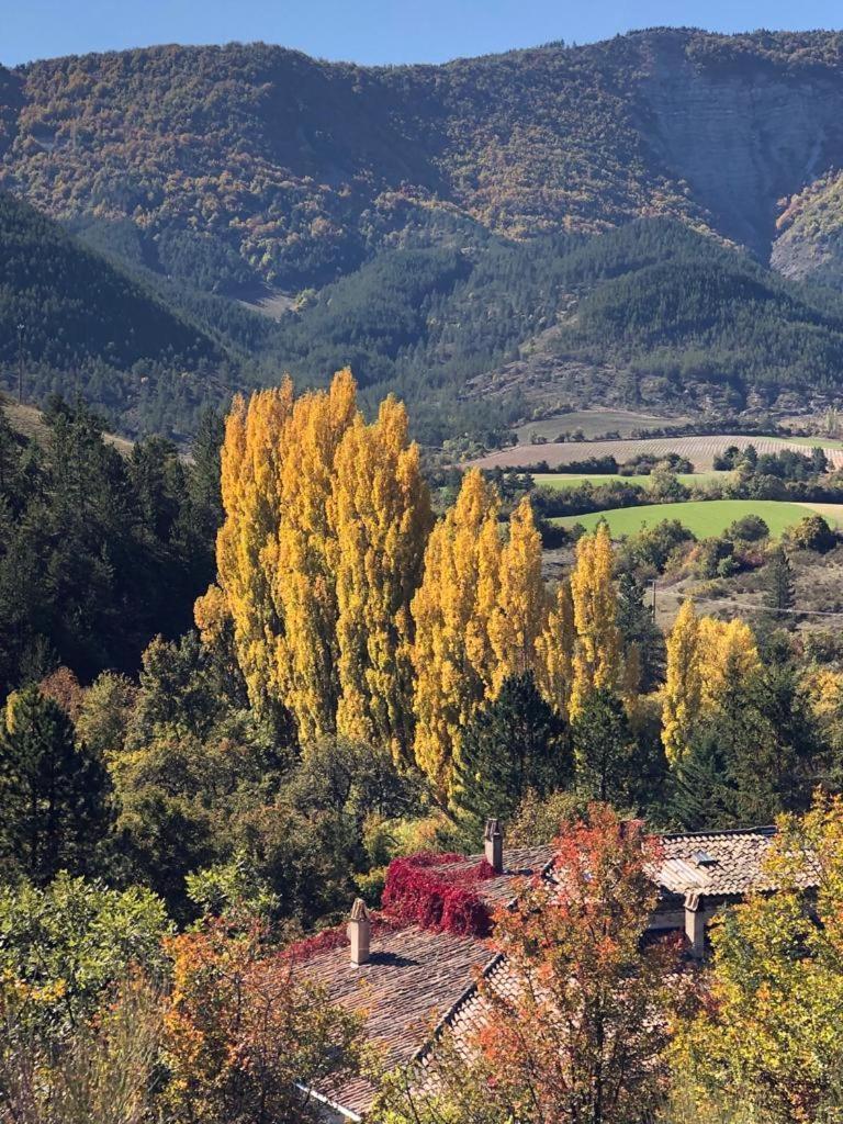 Le Moulin De La Viorne, Gite Avec Piscine Au Coeur De La Nature En Haute-Provence Les Omergues Exterior photo